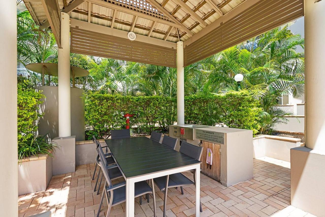 Apartment Hola Kirra - Ocean Blue Beachfront Oasis With Balcony Gold Coast